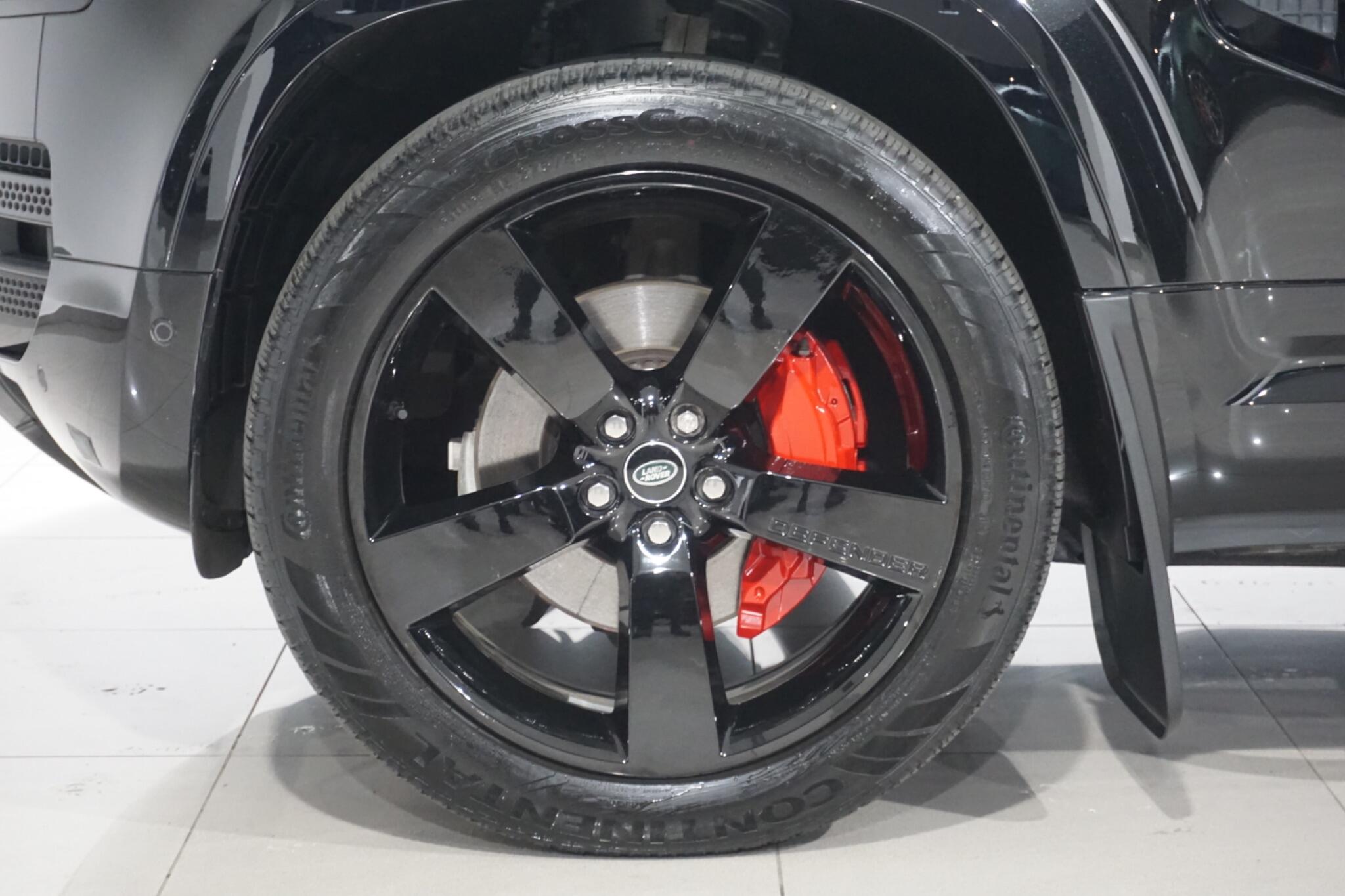 Land Rover Defender 110 3.0 D300 MHEV X-Dynamic HSE SUV 5dr Diesel Auto 4WD Euro 6 (s/s) (300 ps)